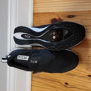 8.5 Tiem Cycling shoes with Peloton clip